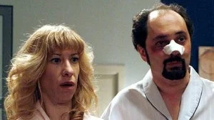 Un moroso, un secuestro y un armario en el rellano still