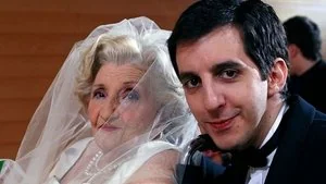Un condenado, un embarazo fantasma y un verano sin piscina	 still