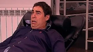 Unas vacaciones, un delincuente y un porno-chacho cowboy still