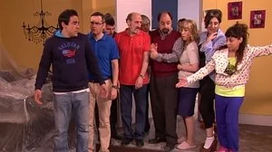 Una vedette molesta, un león peón y un pescadero en un atolladero still